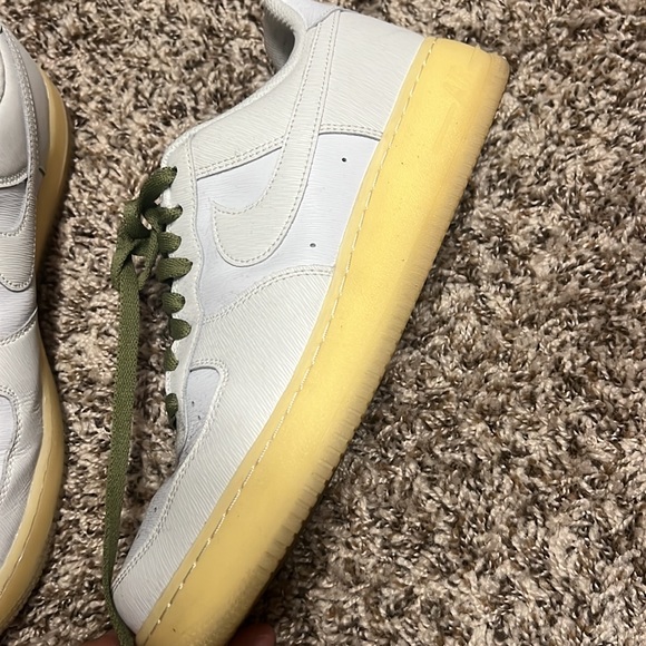 Mike Air Force ones cream souls.  Size 10.5.  Barely worn. - Picture 5 of 5